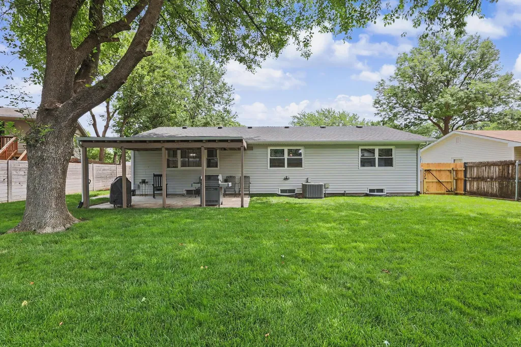 1235 N Sunset Wichita KS 67212