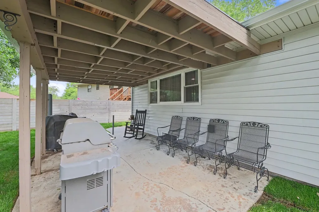 1235 N Sunset Wichita KS 67212