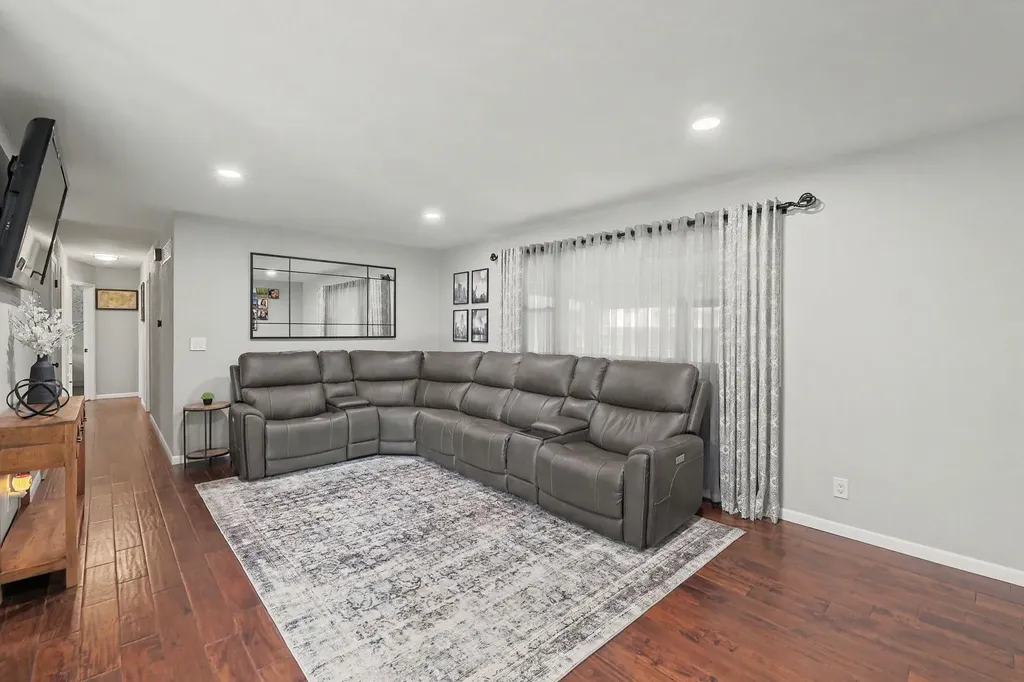 1235 N Sunset Wichita KS 67212