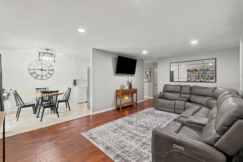 1235 N Sunset Wichita KS 67212