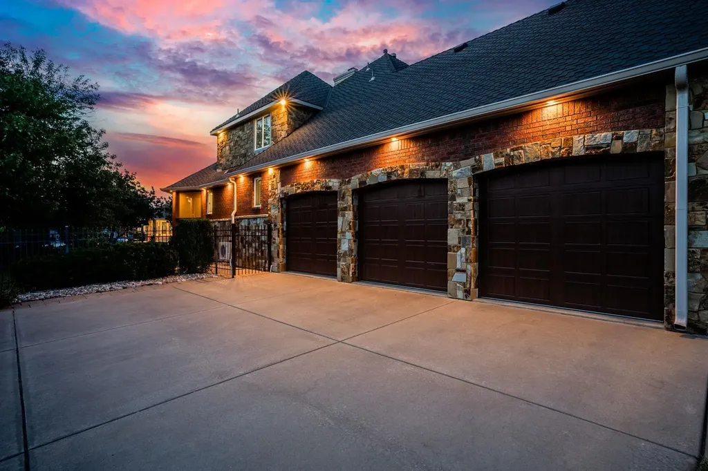 2868 N Wild Rose Court Wichita KS 67205