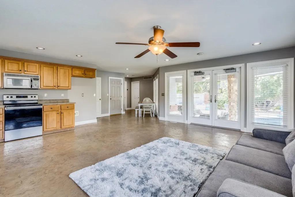 2868 N Wild Rose Court Wichita KS 67205