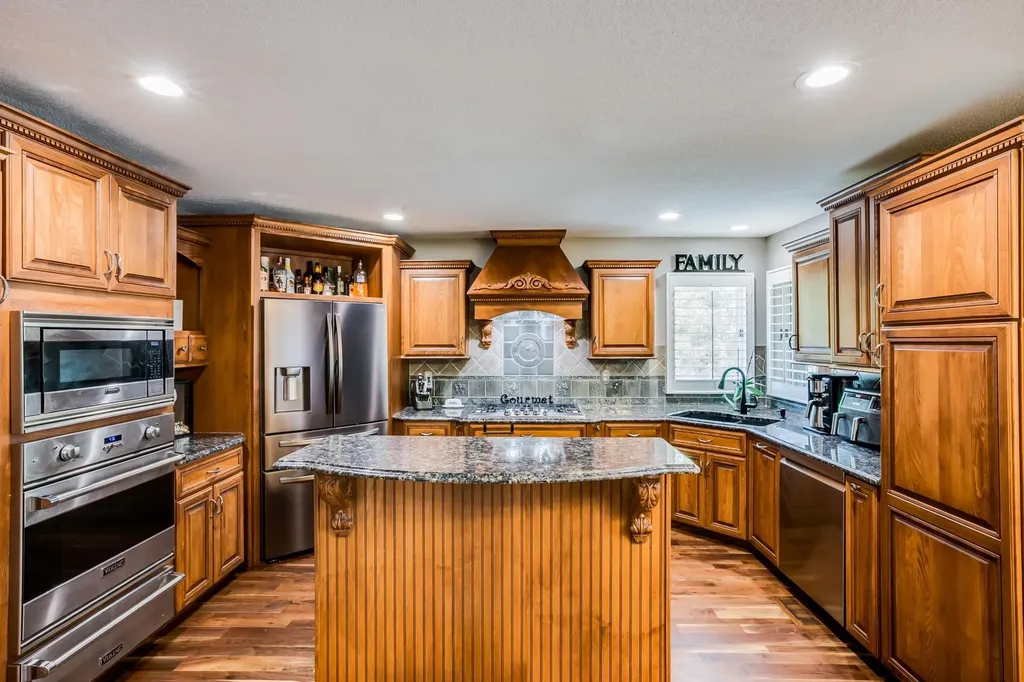 2868 N Wild Rose Court Wichita KS 67205
