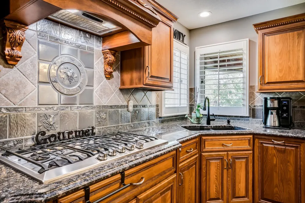 2868 N Wild Rose Court Wichita KS 67205