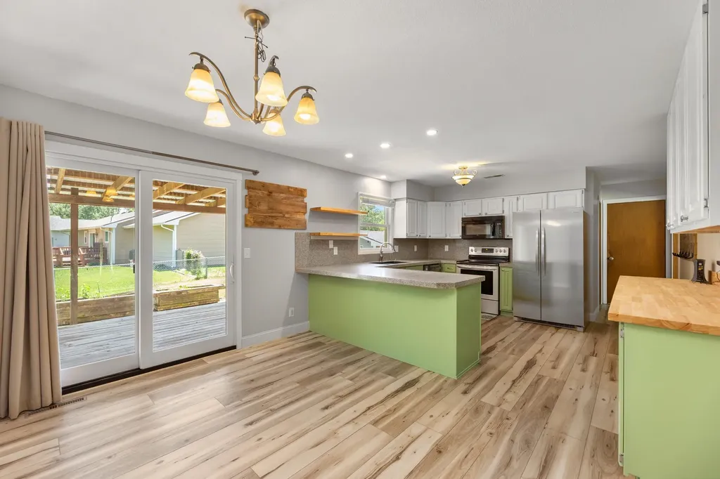 143 W Northwind Drive Valley Center KS 67147