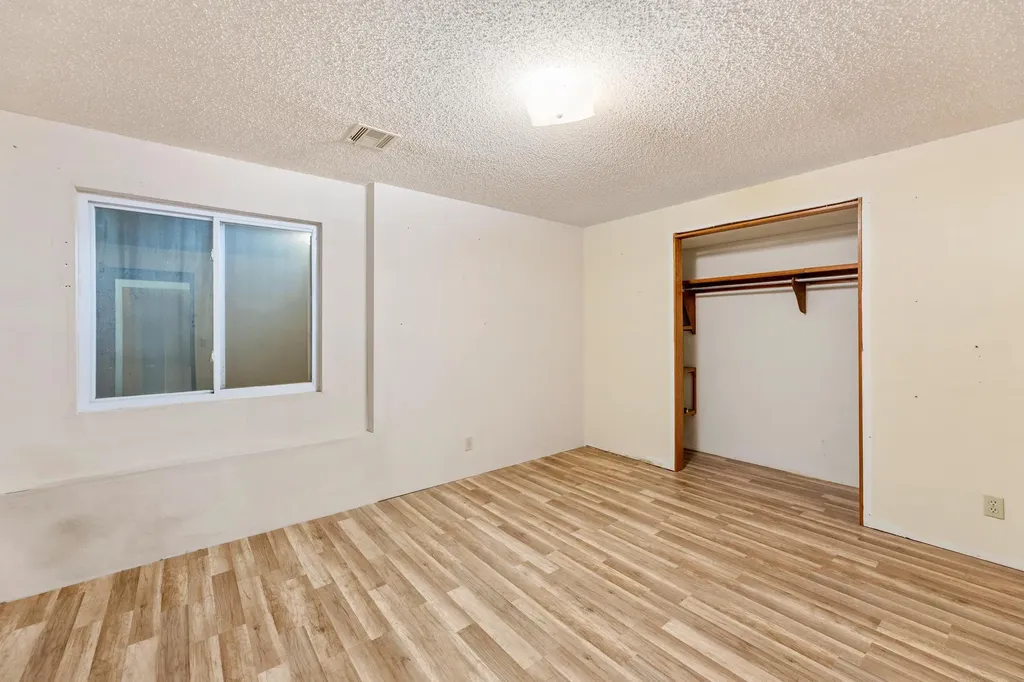143 W Northwind Drive Valley Center KS 67147
