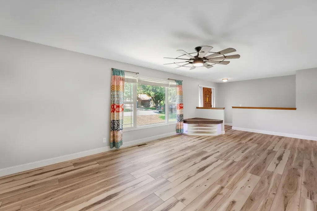 143 W Northwind Drive Valley Center KS 67147