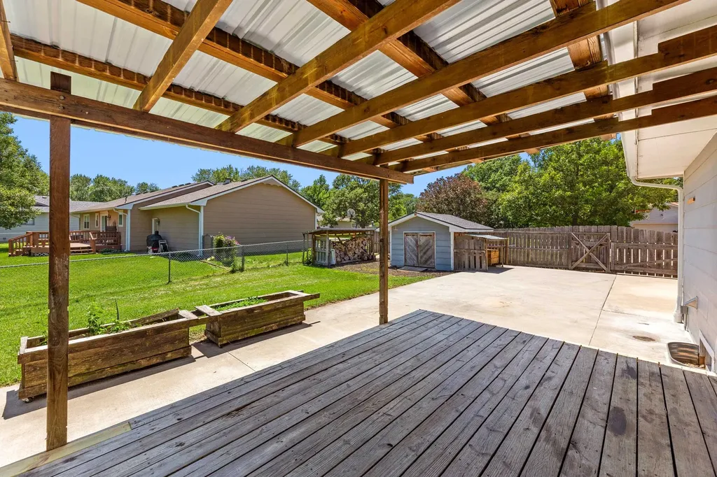 143 W Northwind Drive Valley Center KS 67147