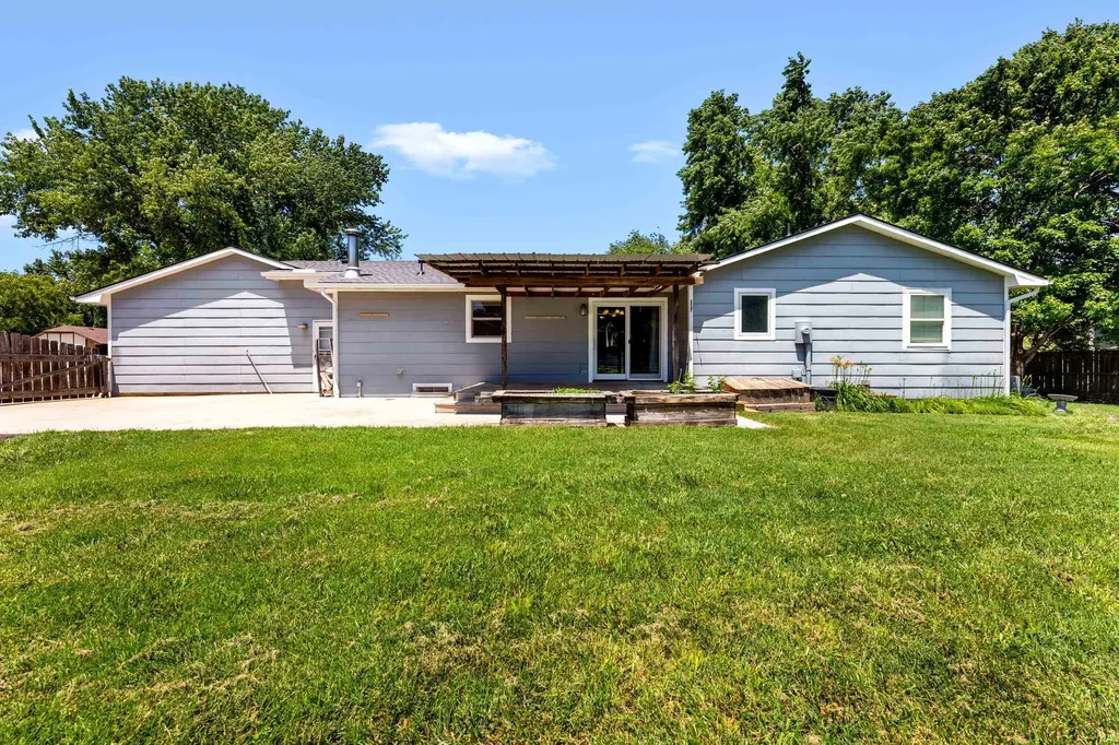 143 W Northwind Drive Valley Center KS 67147