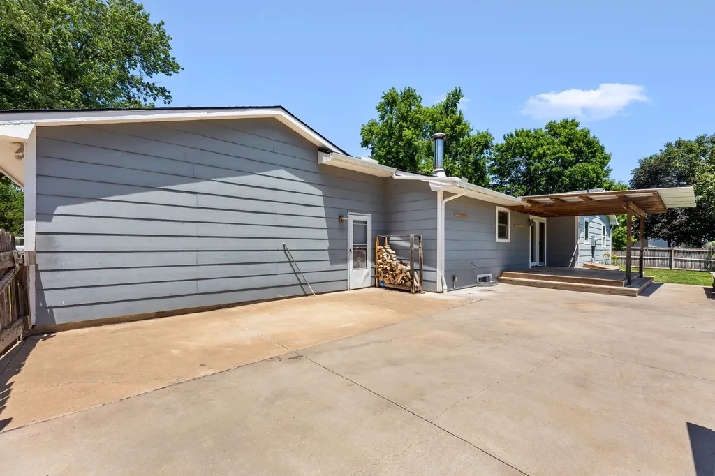 143 W Northwind Drive Valley Center KS 67147