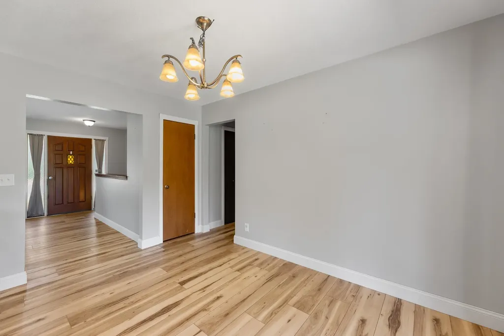 143 W Northwind Drive Valley Center KS 67147