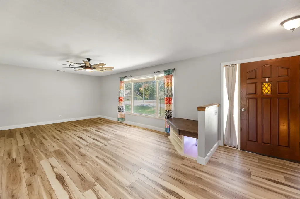 143 W Northwind Drive Valley Center KS 67147
