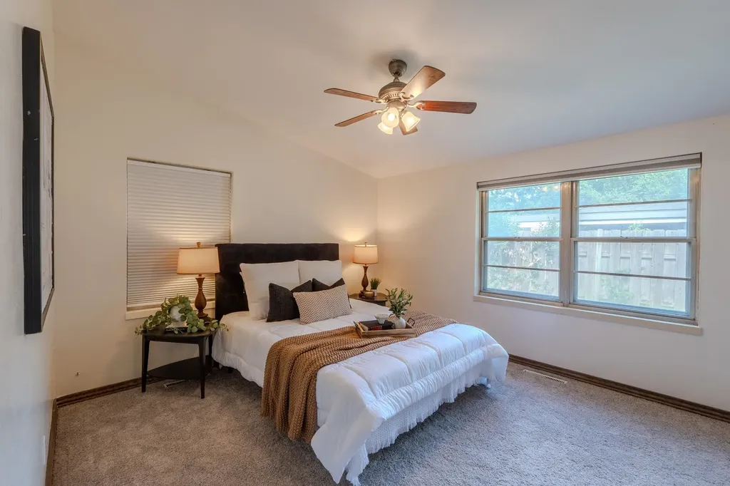 1516 Ann Winfield KS 67156
