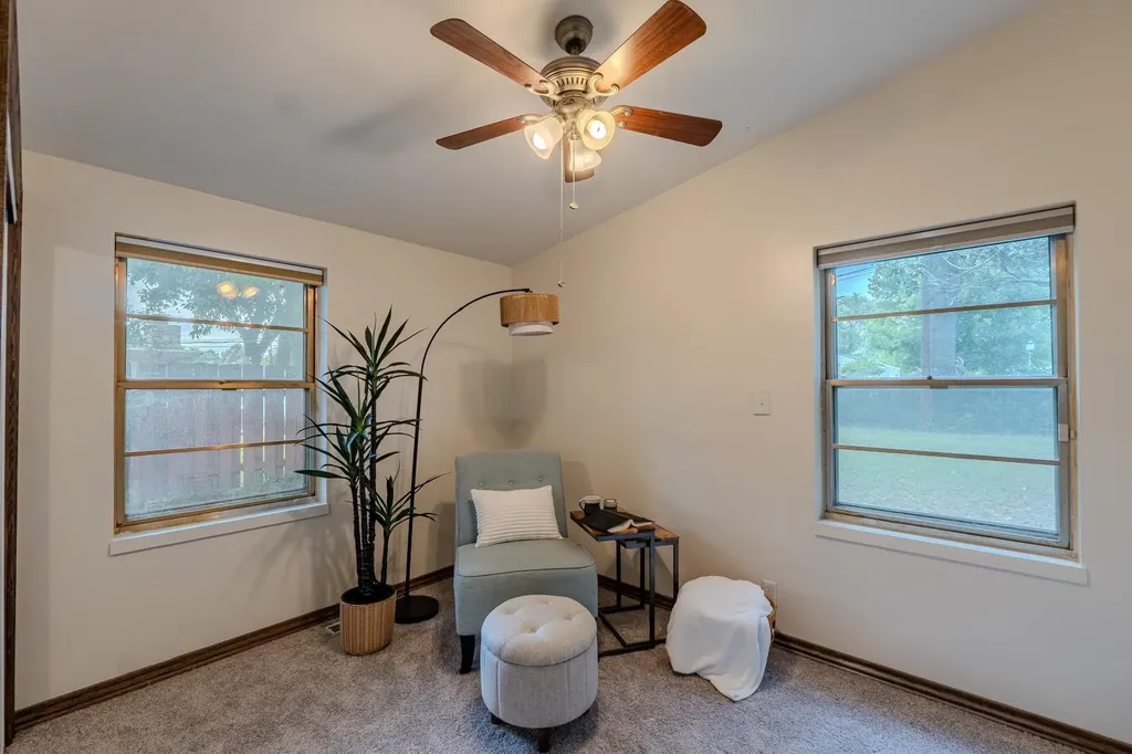 1516 Ann Winfield KS 67156