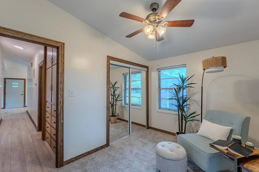 1516 Ann Winfield KS 67156
