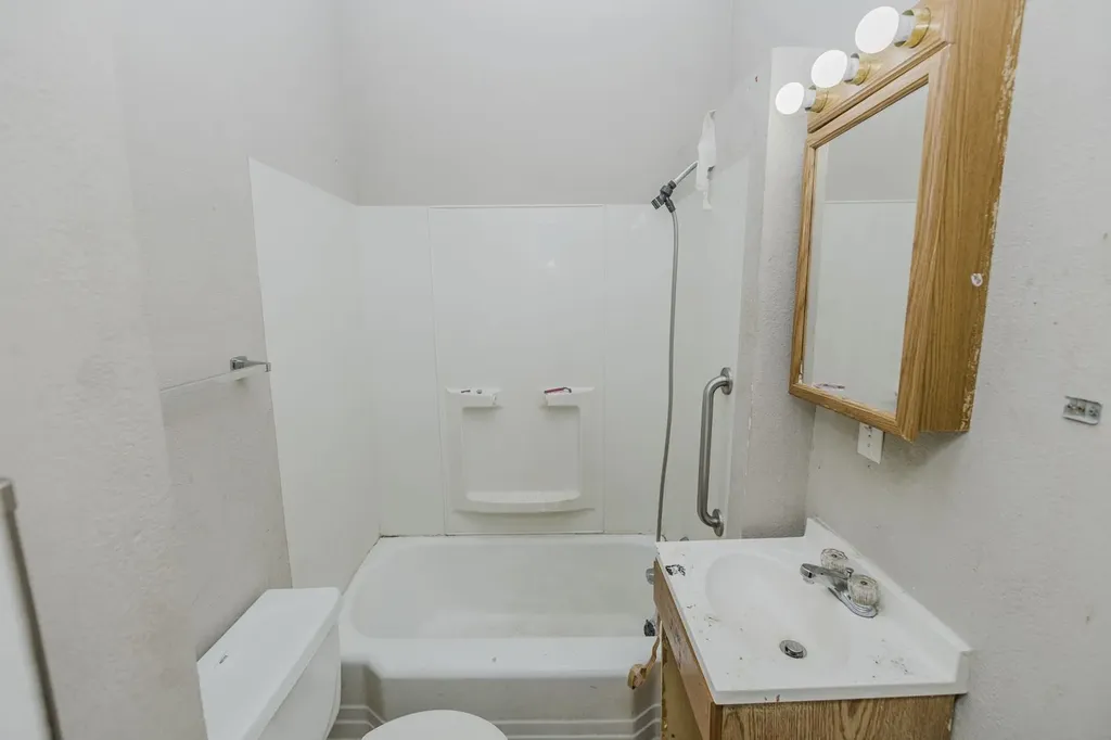 1317 N Madison Avenue Wichita KS 67214