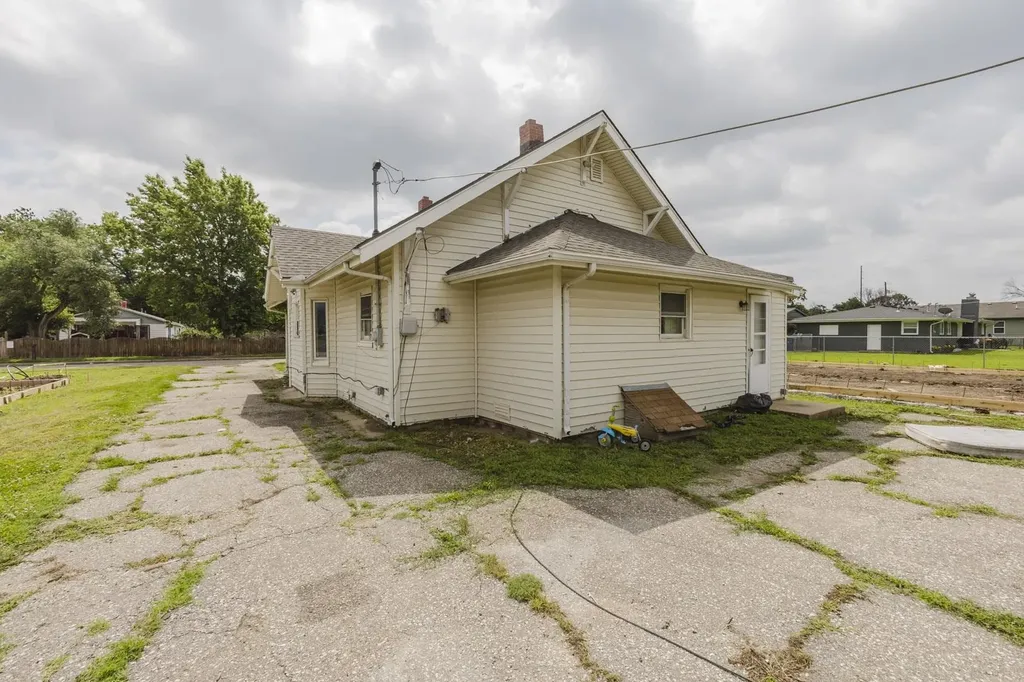1317 N Madison Avenue Wichita KS 67214