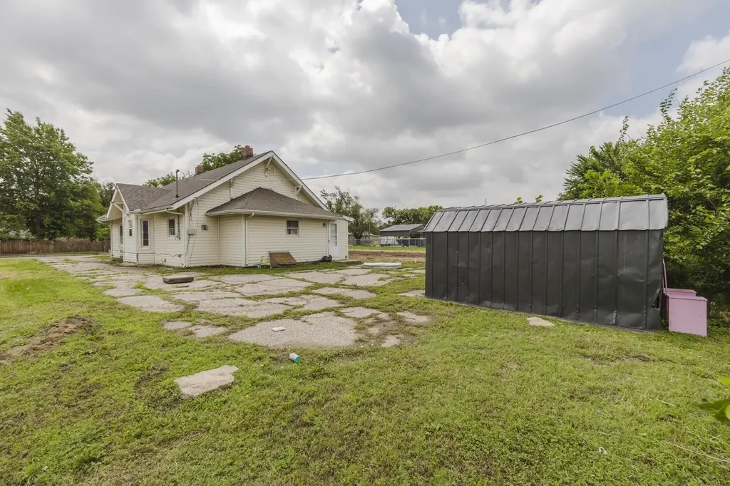 1317 N Madison Avenue Wichita KS 67214