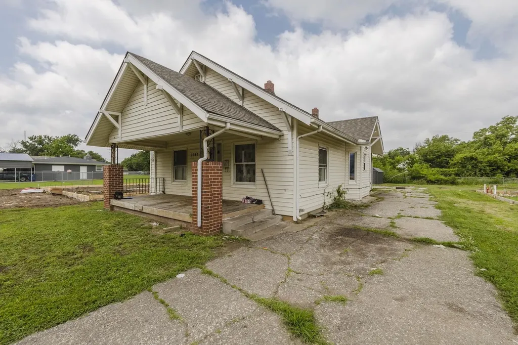 1317 N Madison Avenue Wichita KS 67214