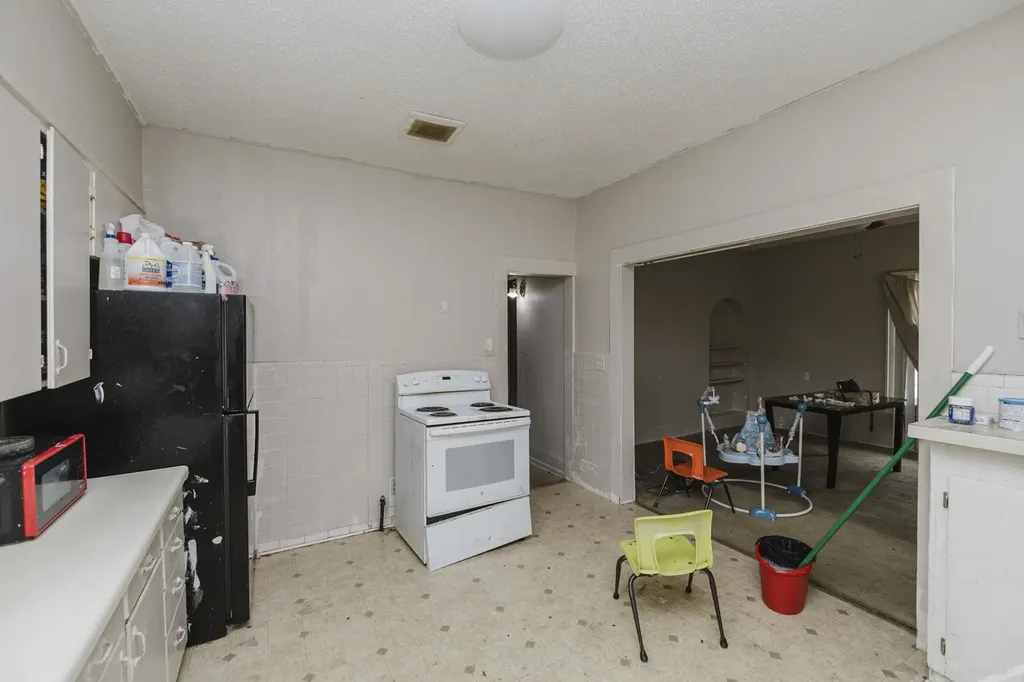 1317 N Madison Avenue Wichita KS 67214