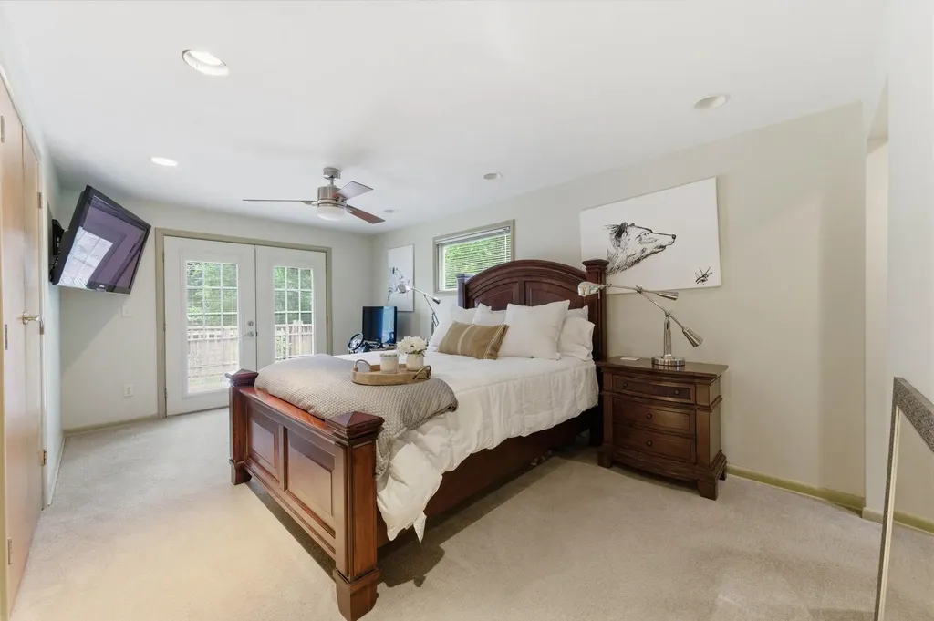 102 S Lochinvar Street Wichita KS 67207