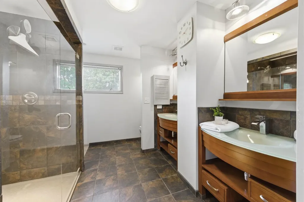 102 S Lochinvar Street Wichita KS 67207