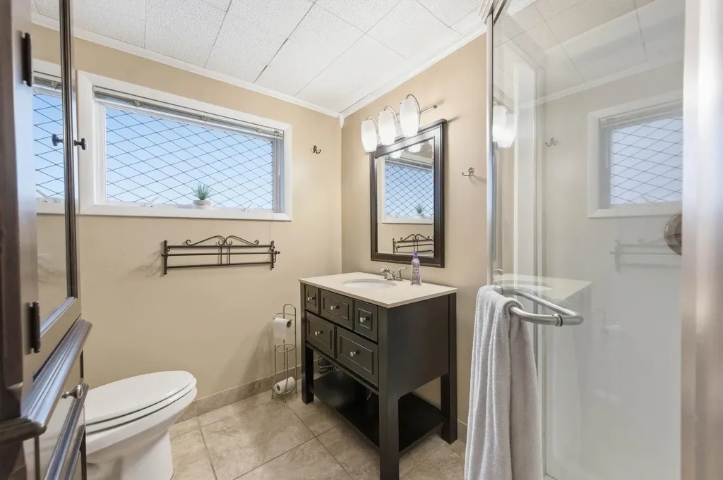 102 S Lochinvar Street Wichita KS 67207