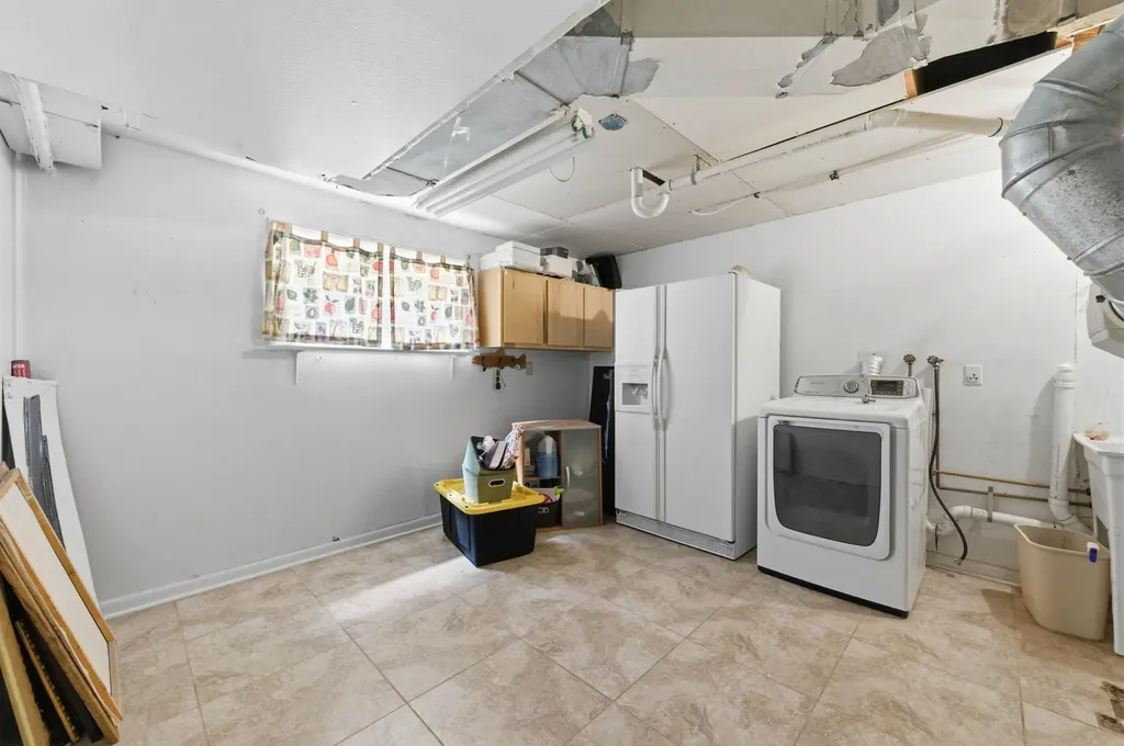 102 S Lochinvar Street Wichita KS 67207