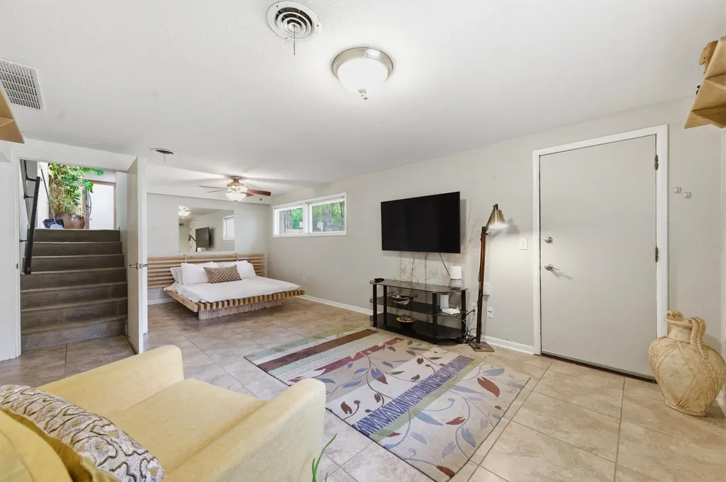 102 S Lochinvar Street Wichita KS 67207