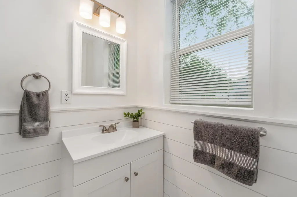410 S Fern Wichita KS 67213-3908