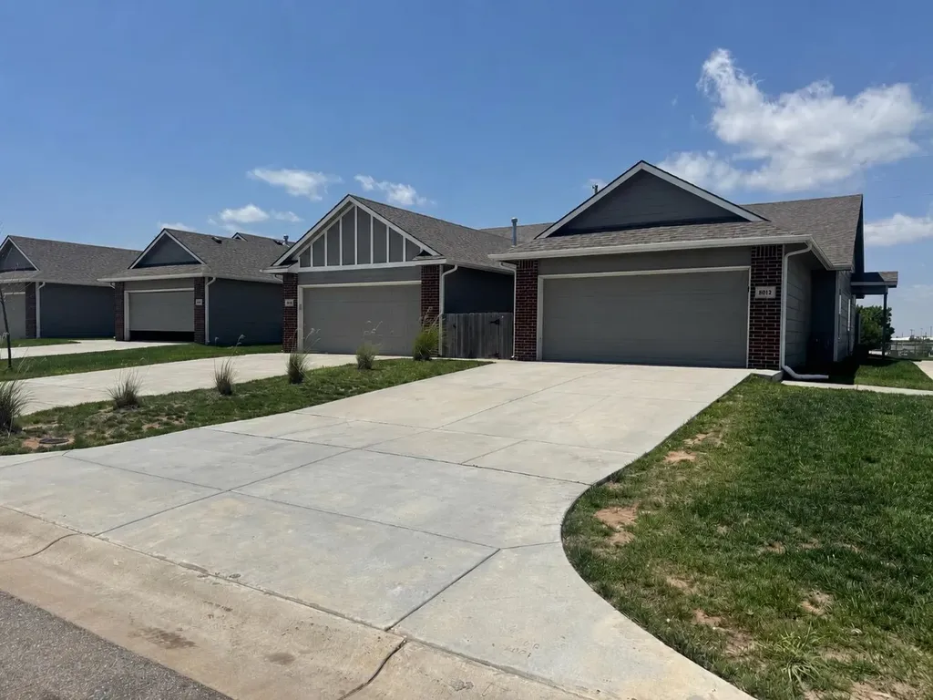 8010-8012 E 34th Court S Wichita KS 67210-1512