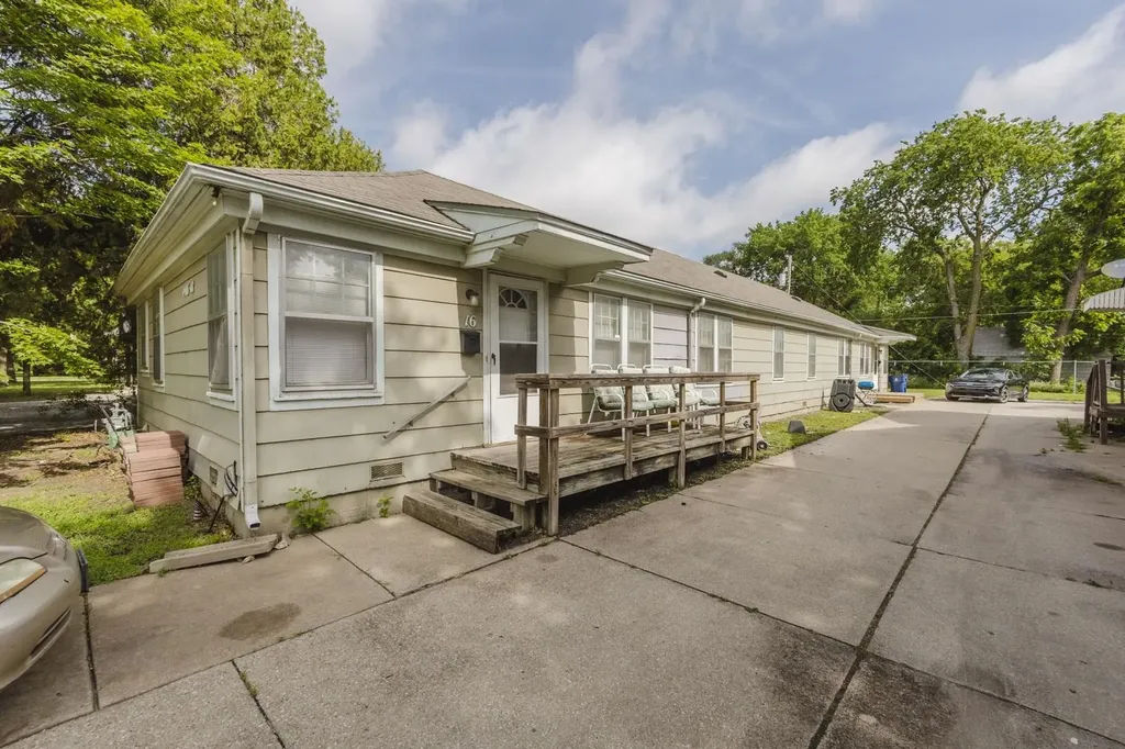 4416-4418 E Central Wichita KS 67208