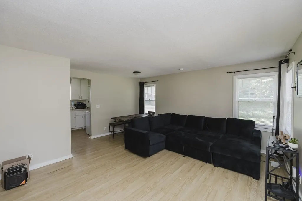 4416-4418 E Central Wichita KS 67208