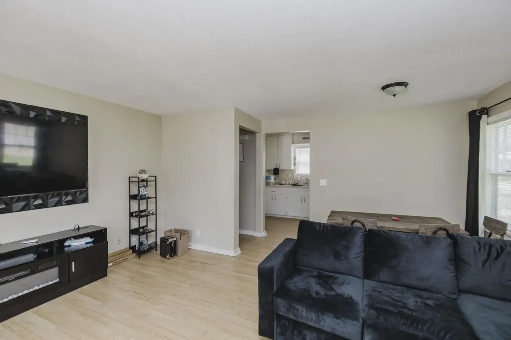 4416-4418 E Central Wichita KS 67208