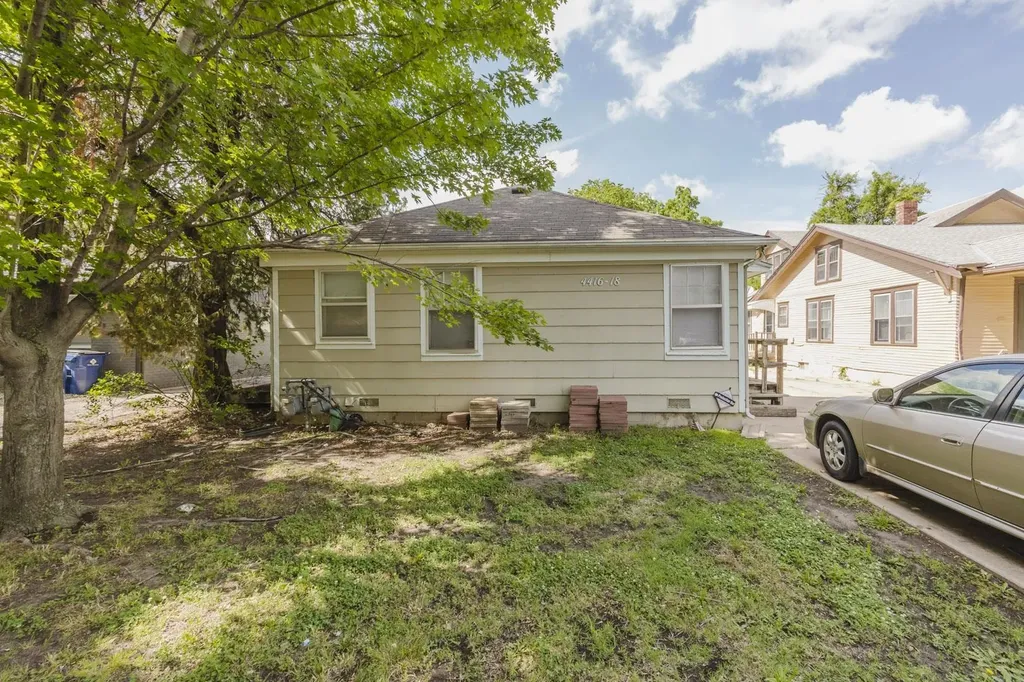 4416-4418 E Central Wichita KS 67208