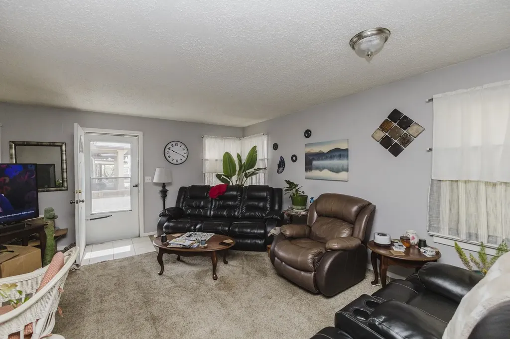 4416-4418 E Central Wichita KS 67208