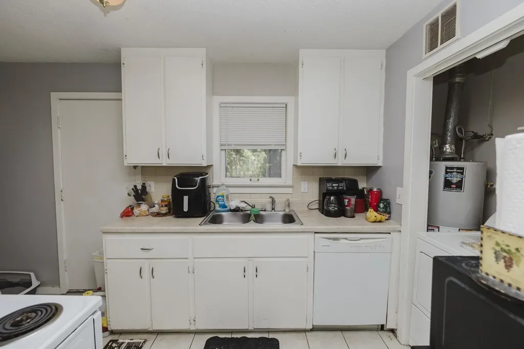 4416-4418 E Central Wichita KS 67208