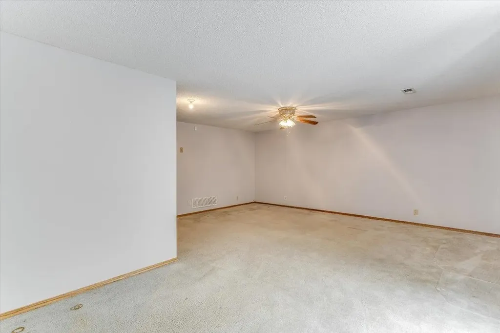 5359 S Stoneborough Street Wichita KS 67217