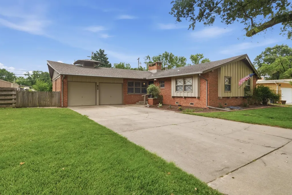 812 N Chipper Lane Wichita KS 67212