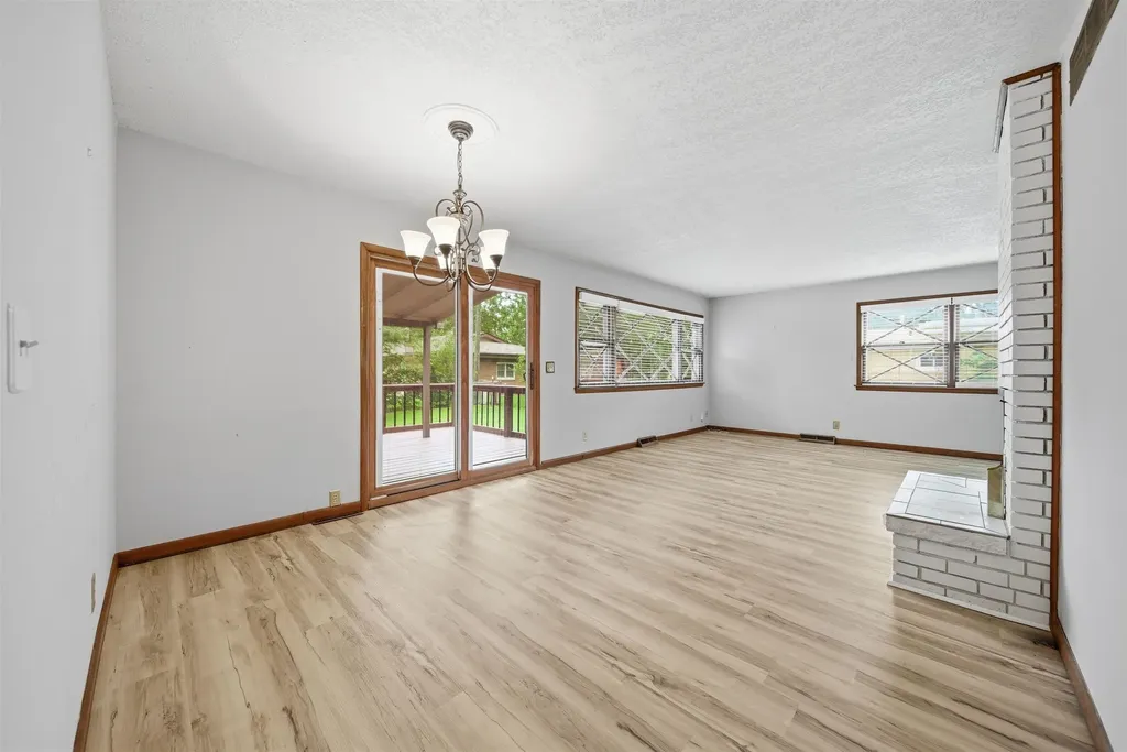 812 N Chipper Lane Wichita KS 67212