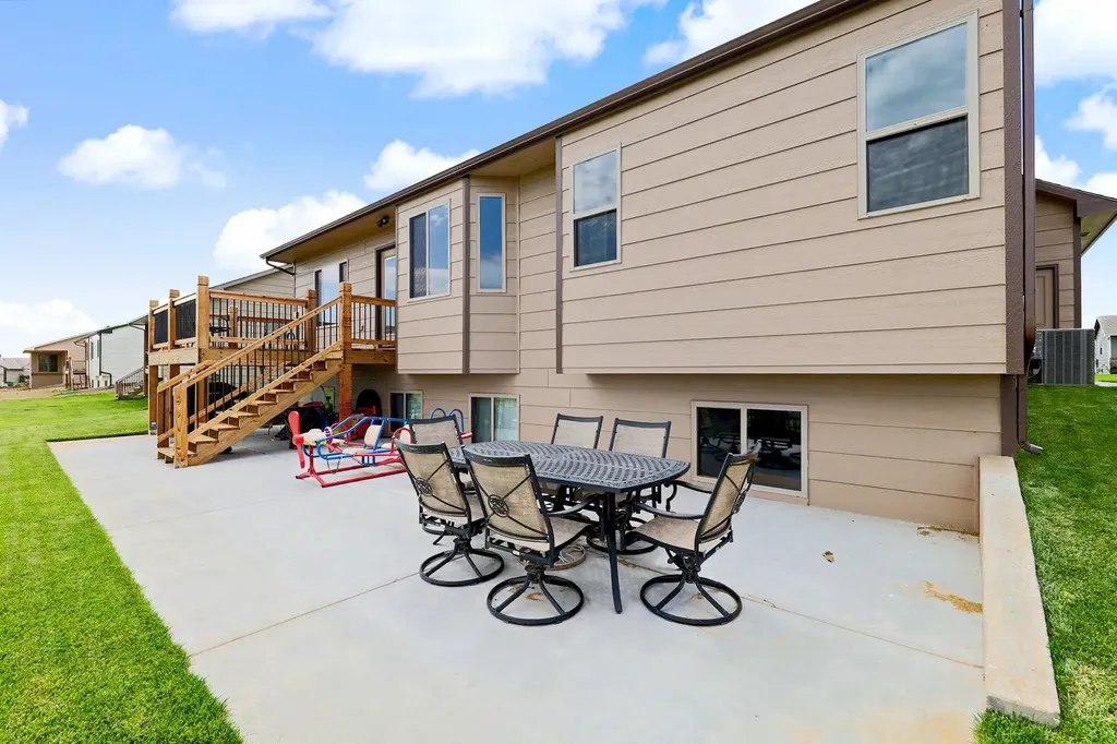 2594 Spring Meadows Court Derby KS 67037