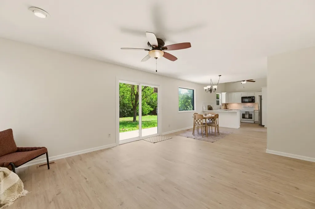1202 S Stoneybrook Circle Wichita KS 67207