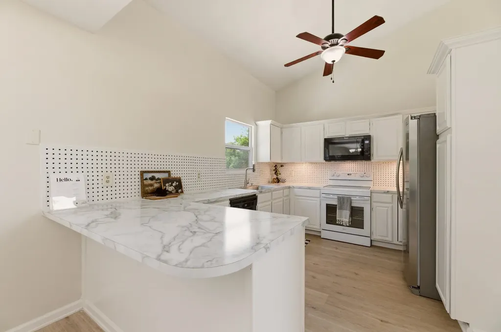 1202 S Stoneybrook Circle Wichita KS 67207