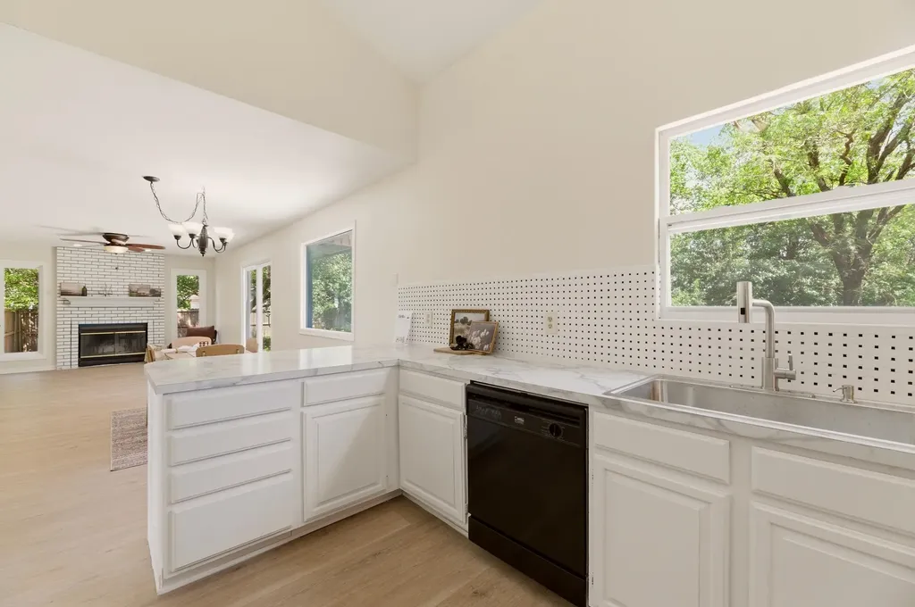 1202 S Stoneybrook Circle Wichita KS 67207