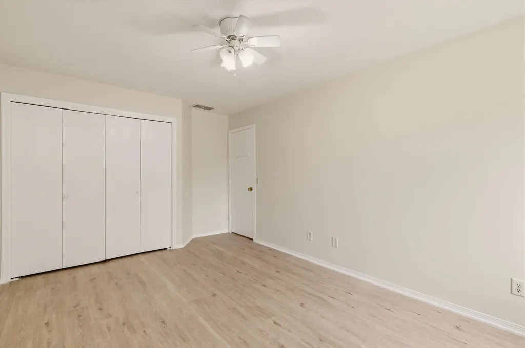 1202 S Stoneybrook Circle Wichita KS 67207