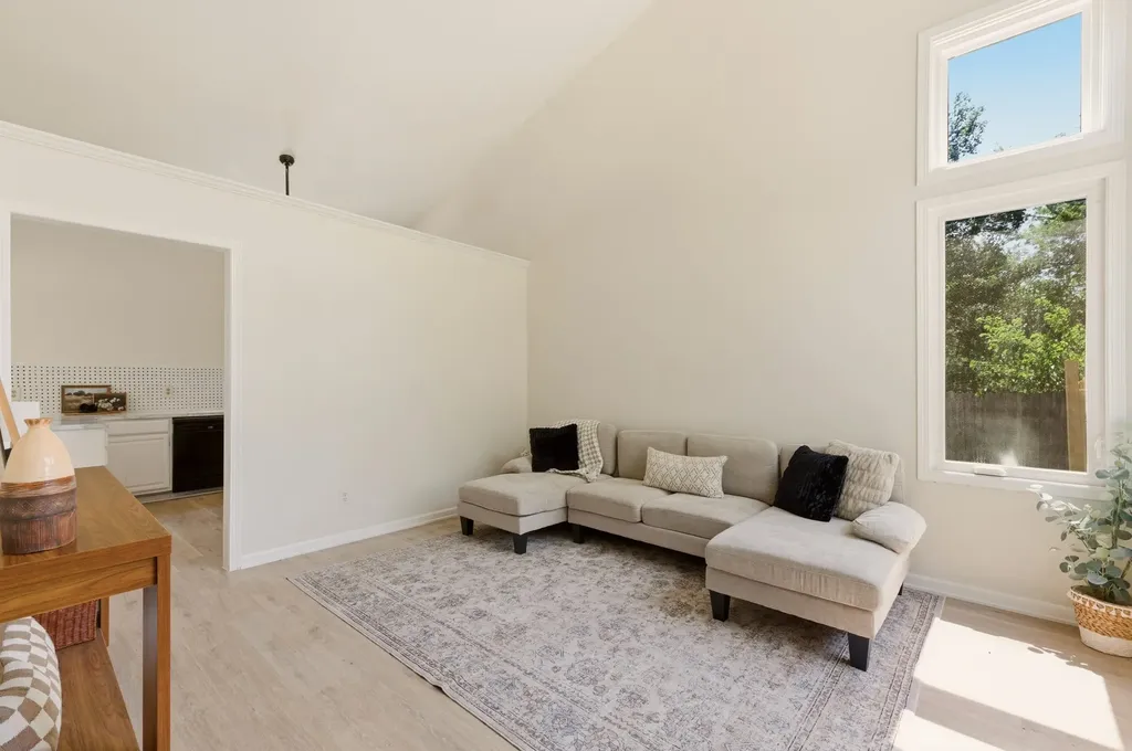 1202 S Stoneybrook Circle Wichita KS 67207