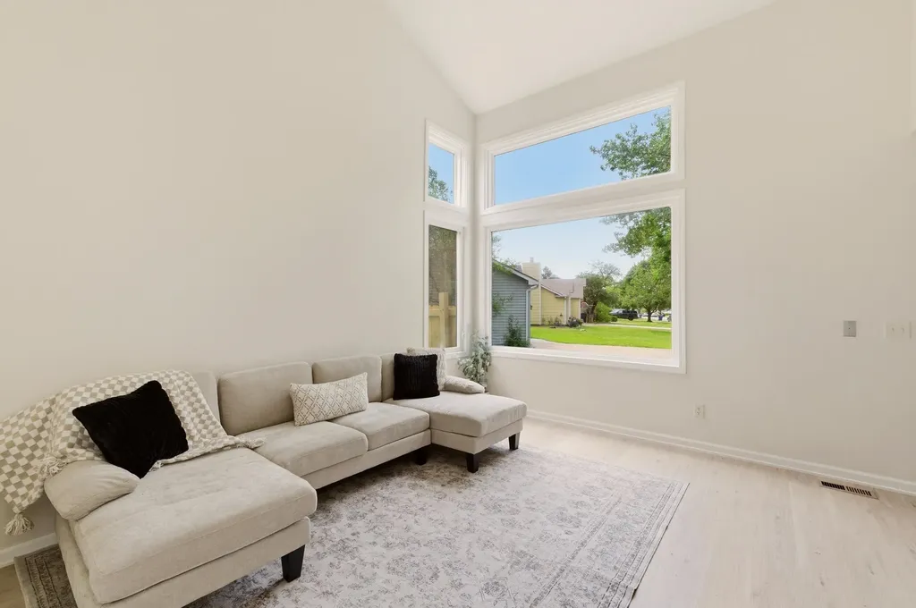 1202 S Stoneybrook Circle Wichita KS 67207