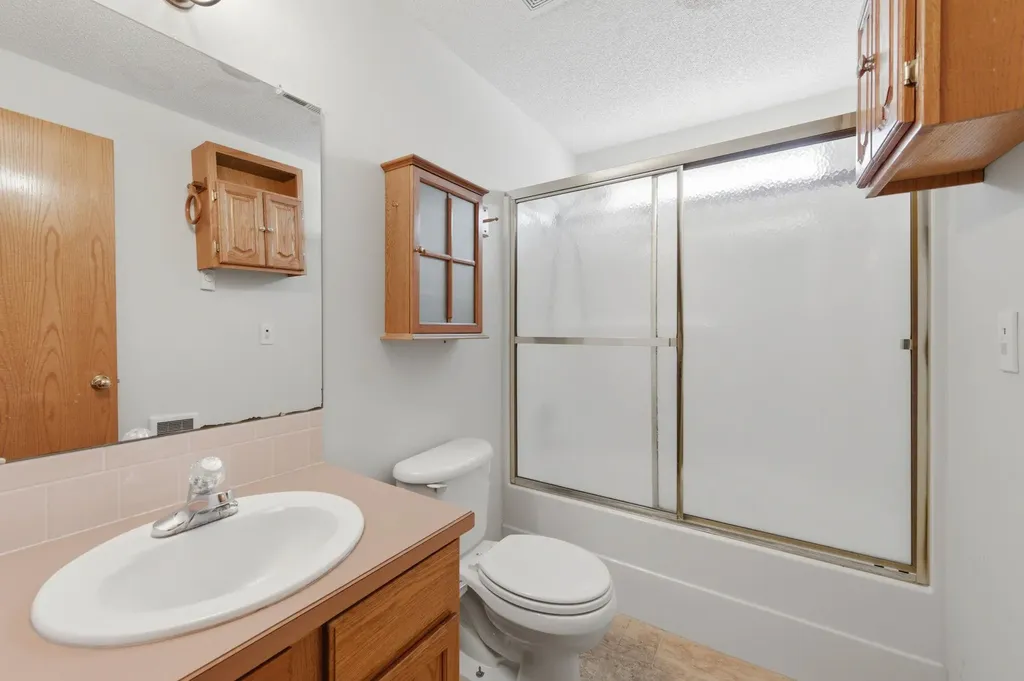 1814 S Goebel Street Wichita KS 67207