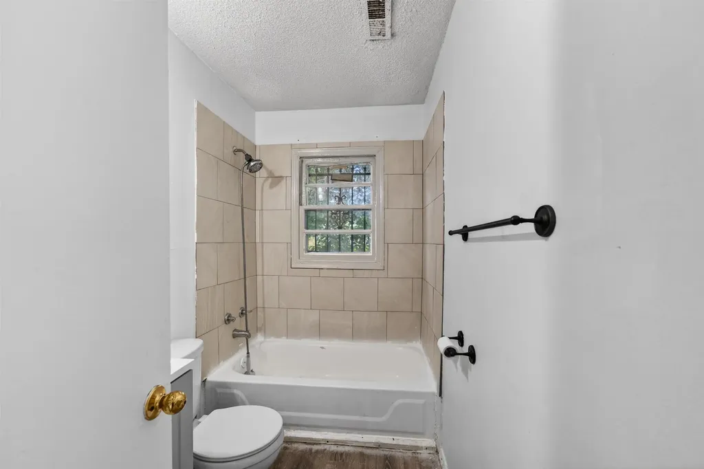 2134 N Minnesota Wichita KS 67214