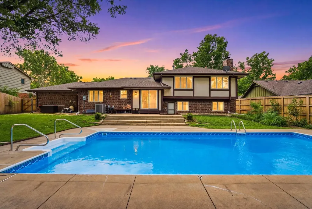 8300 E Brookhollow Wichita KS 67206